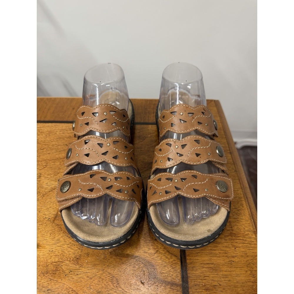 Clarks Leisa Faye Women's 7.5 Tan/Brown Button Slide Comfort Walking Sandals
